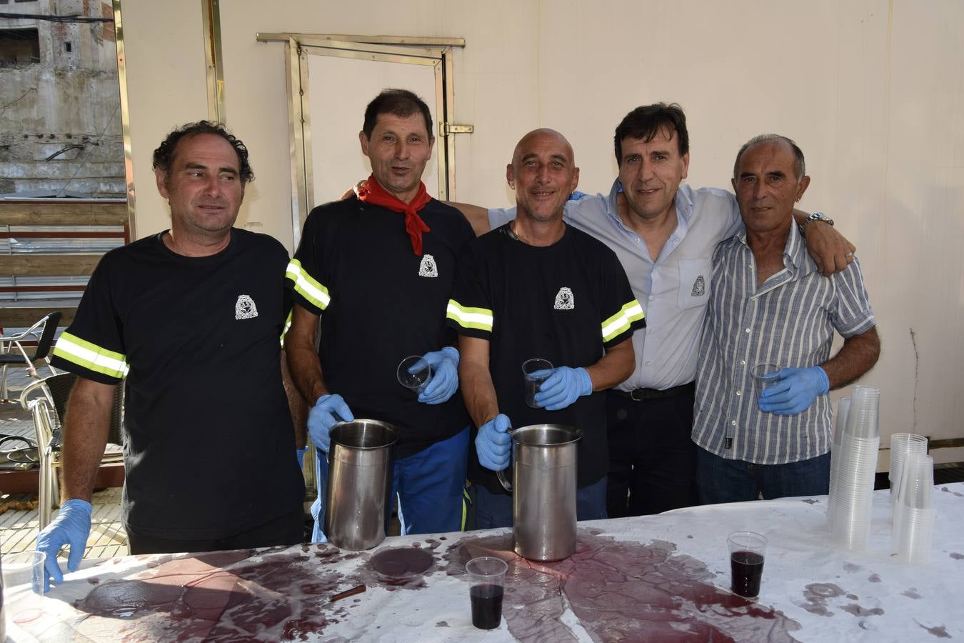 El comienzo de las fiestas de Santa Ana, en Cervera, tuvo ayer a los jóvenes como protagonistas.