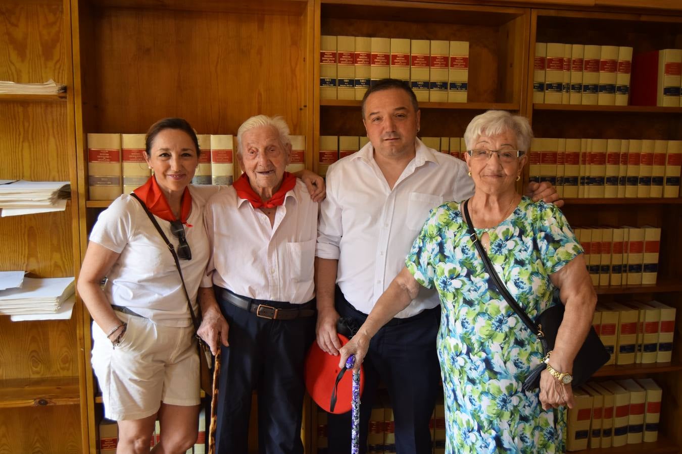 El comienzo de las fiestas de Santa Ana, en Cervera, tuvo ayer a los jóvenes como protagonistas.