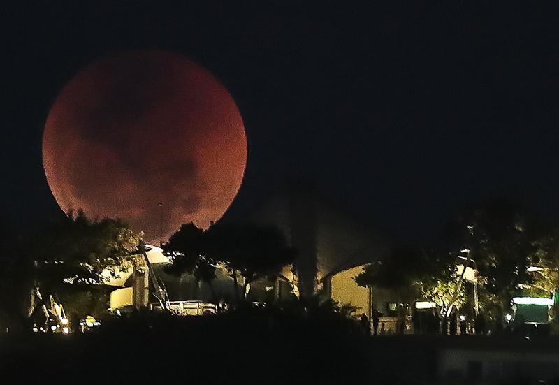 El eclipse de luna, desde Rio de Janeiro (Brasil)