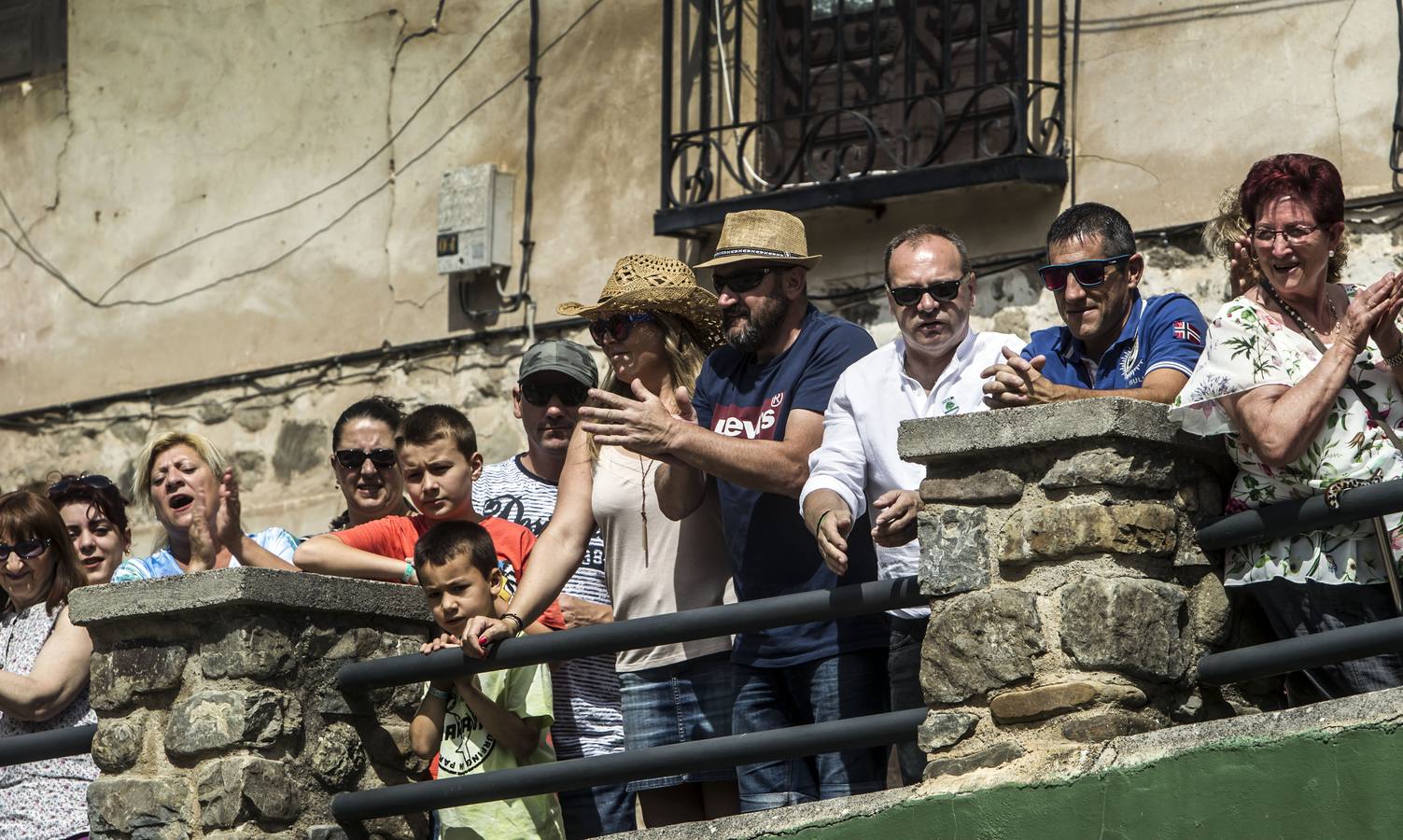 Un abarrotado y soleado Cabezón de Cameros acogió el tradicional día dedicado a esta comarca riojana