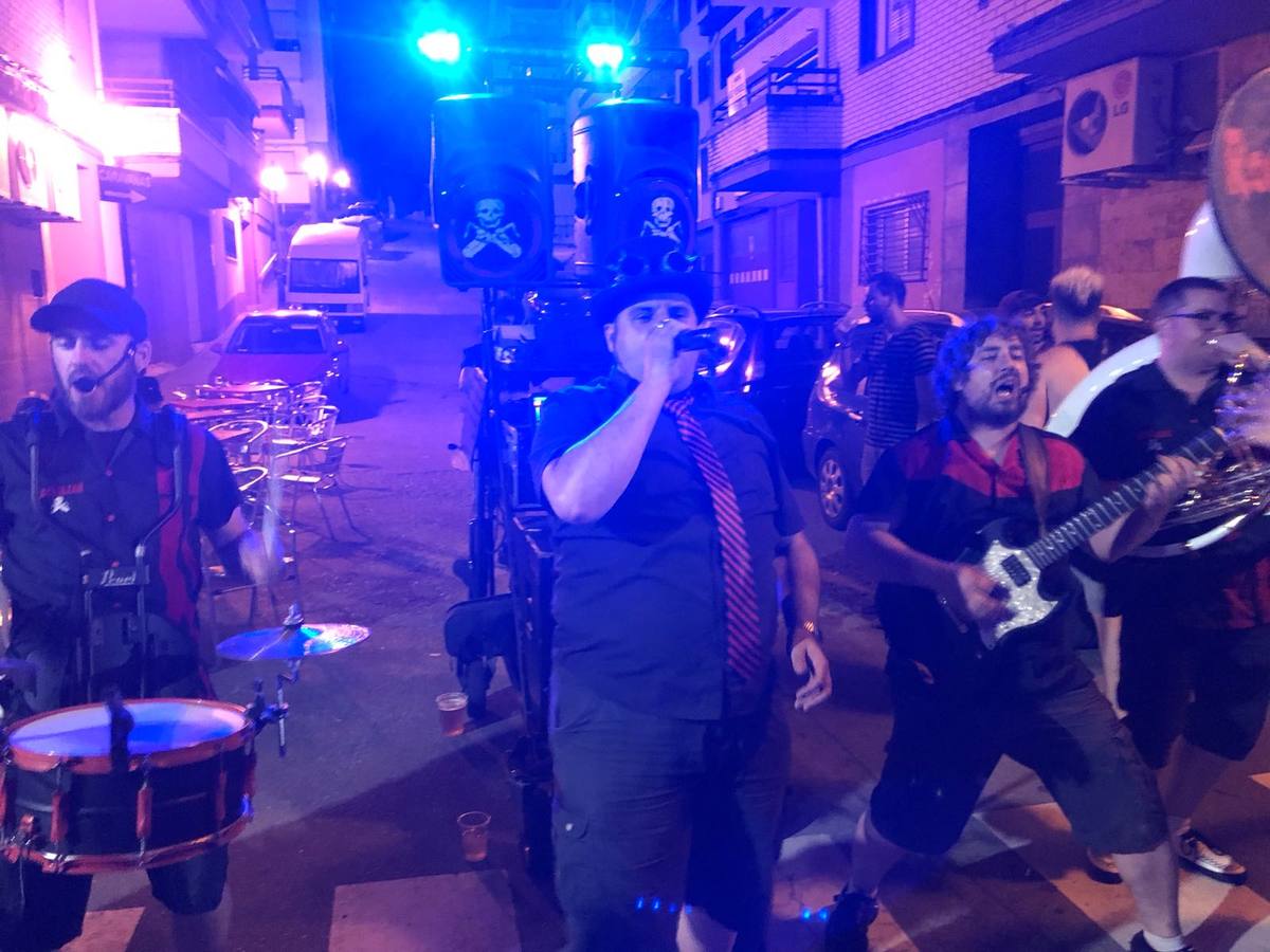 Carroza por la igualdad y la noche de los disfraces,