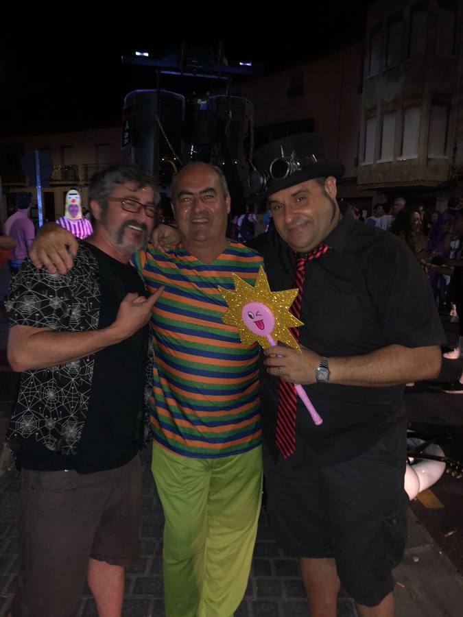 Carroza por la igualdad y la noche de los disfraces,