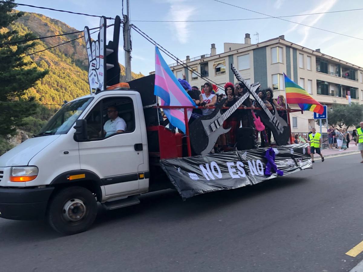 Carroza por la igualdad y la noche de los disfraces,