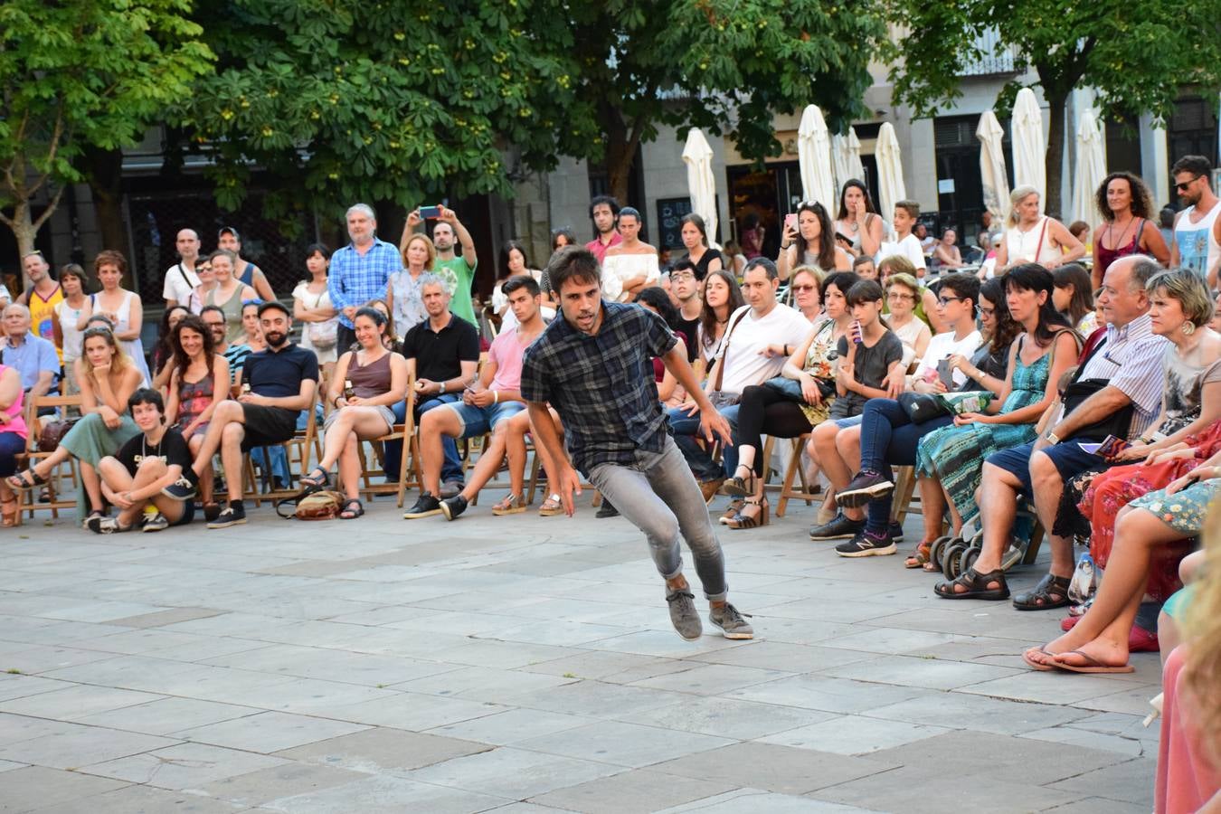 Numeroso público arropó ayer la apertura del festival.