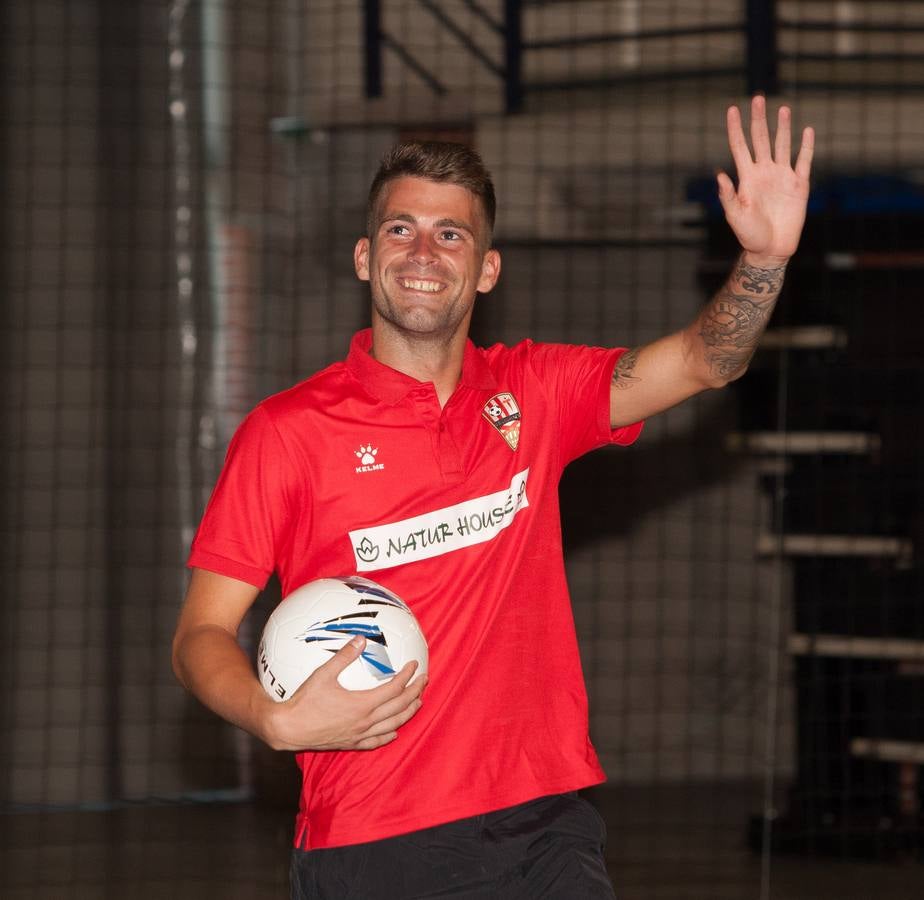 La UDL mantiene sus colores habituales en la primera equipación.