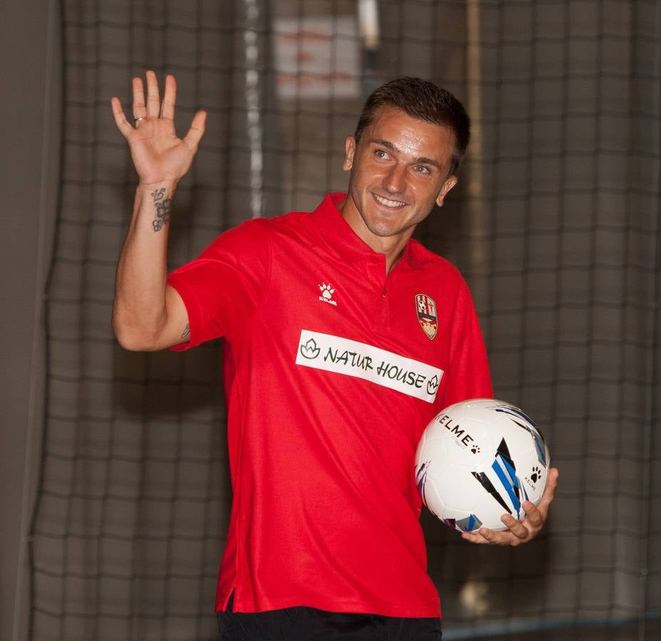 La UDL mantiene sus colores habituales en la primera equipación.