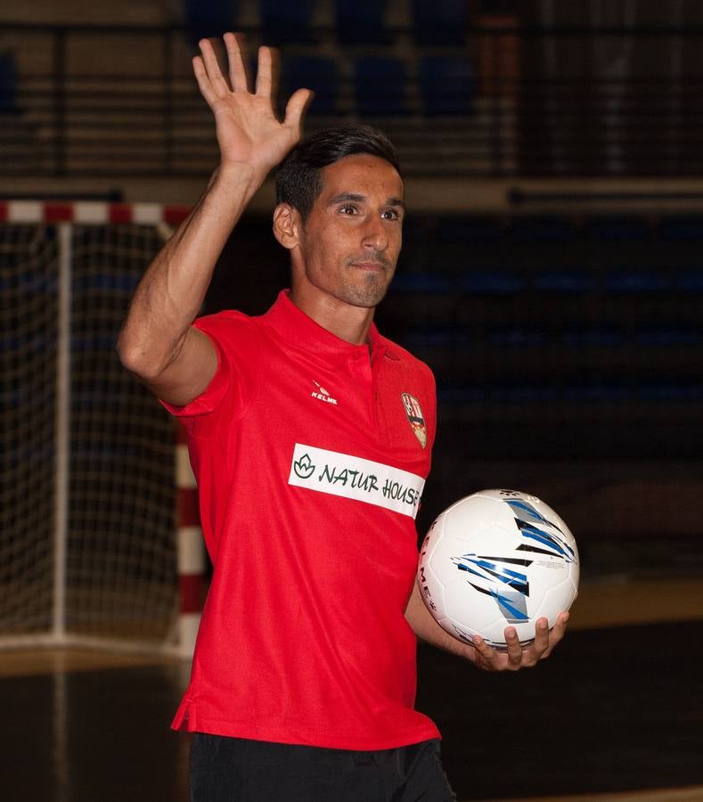 La UDL mantiene sus colores habituales en la primera equipación.