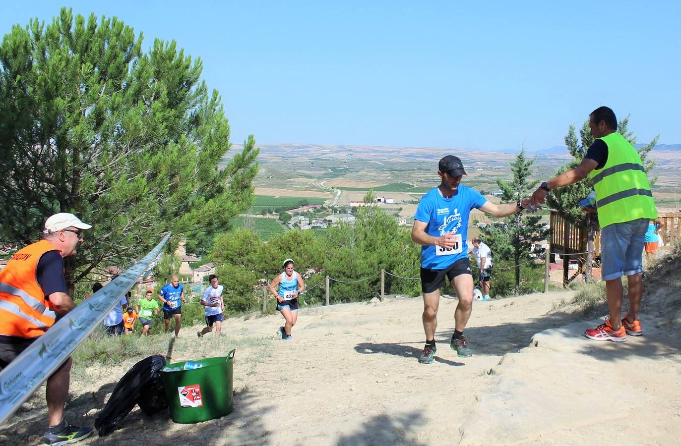 380 corredores han participado hoy en esta carrera celebrada Cuzcurrita del Río Tirón.