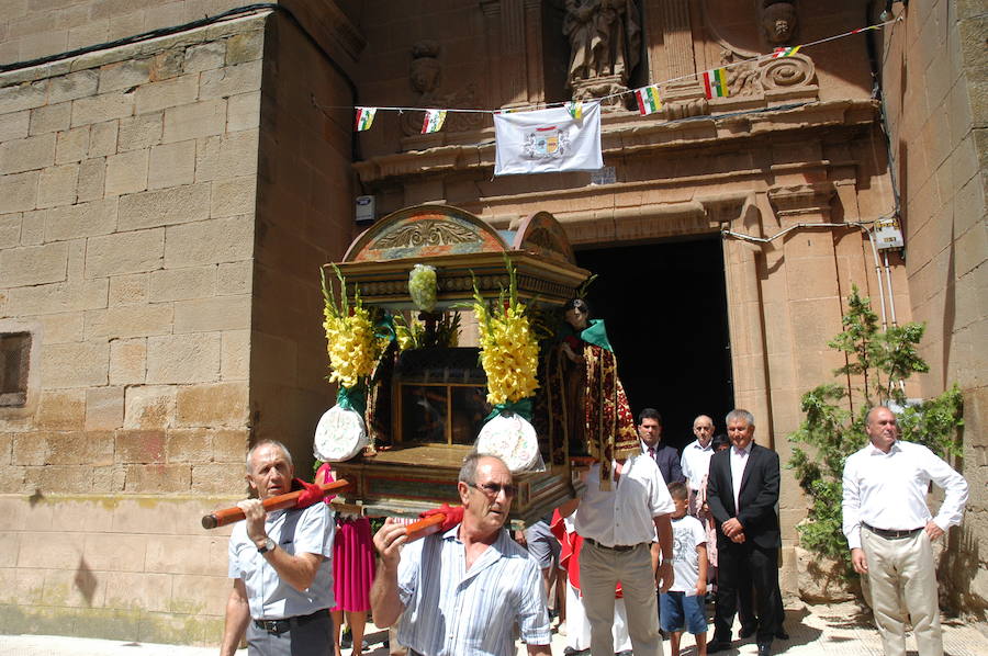 Los redaleños disfrutan de sus fiestas con danzas populares, música y procesiones 