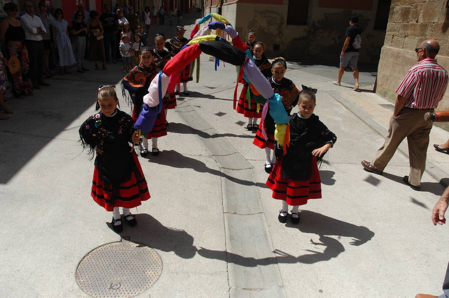 Los redaleños disfrutan de sus fiestas con danzas populares, música y procesiones 