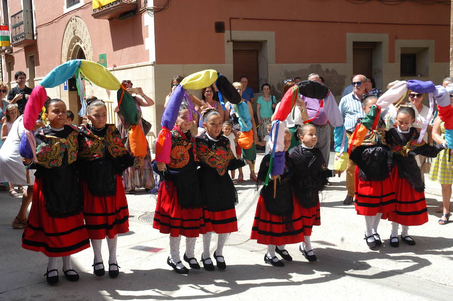 Los redaleños disfrutan de sus fiestas con danzas populares, música y procesiones 