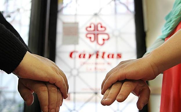 Cáritas atiende a muchas familias riojanas en situación de pobreza.