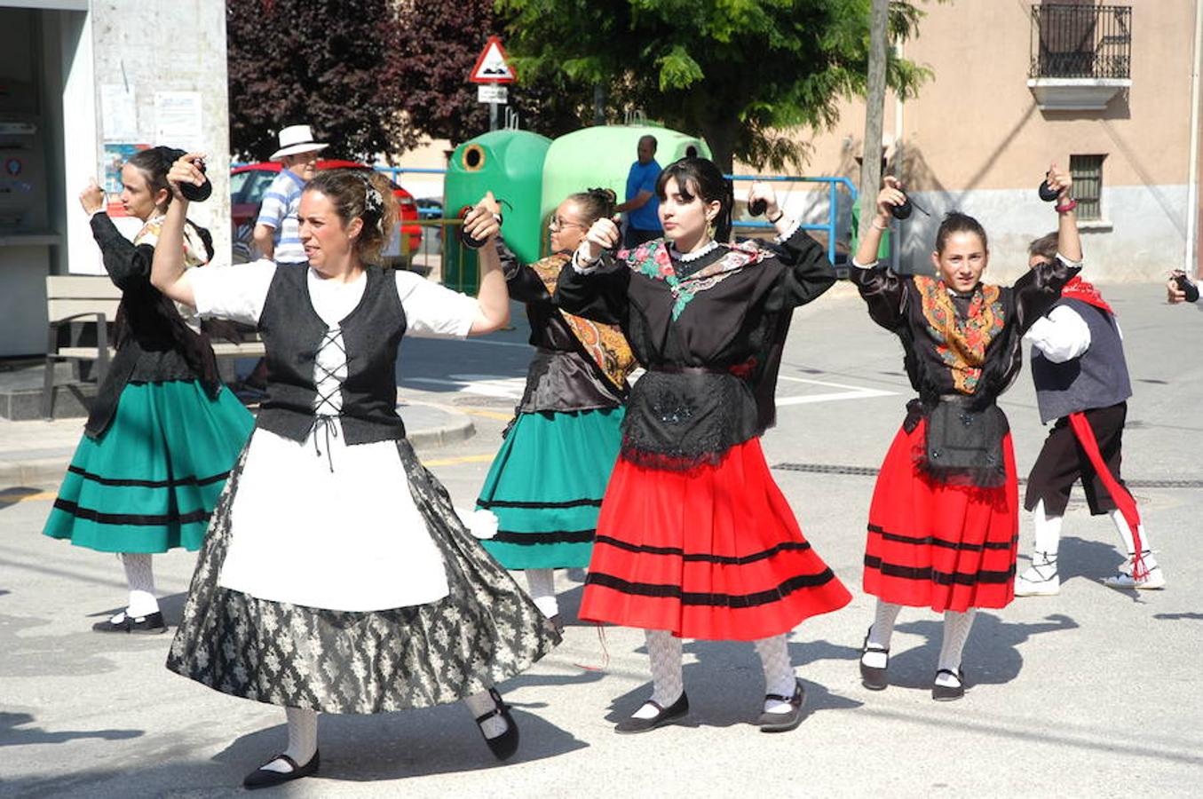 Imágenes correspondientes a la I Fiesta de la Jota que se ha celebrado en Alcanadre. 