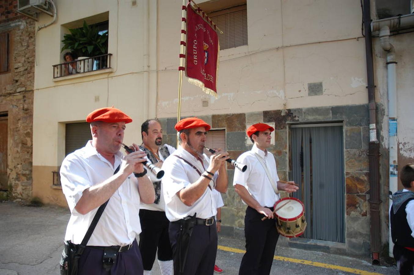Imágenes correspondientes a la I Fiesta de la Jota que se ha celebrado en Alcanadre. 