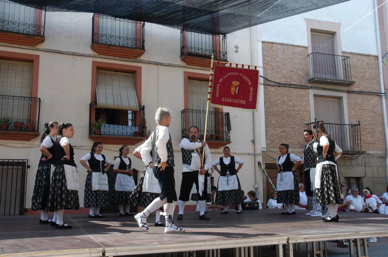 Imágenes correspondientes a la I Fiesta de la Jota que se ha celebrado en Alcanadre. 