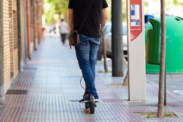 Circulando en monopatin eléctrico por Logroño. :: 