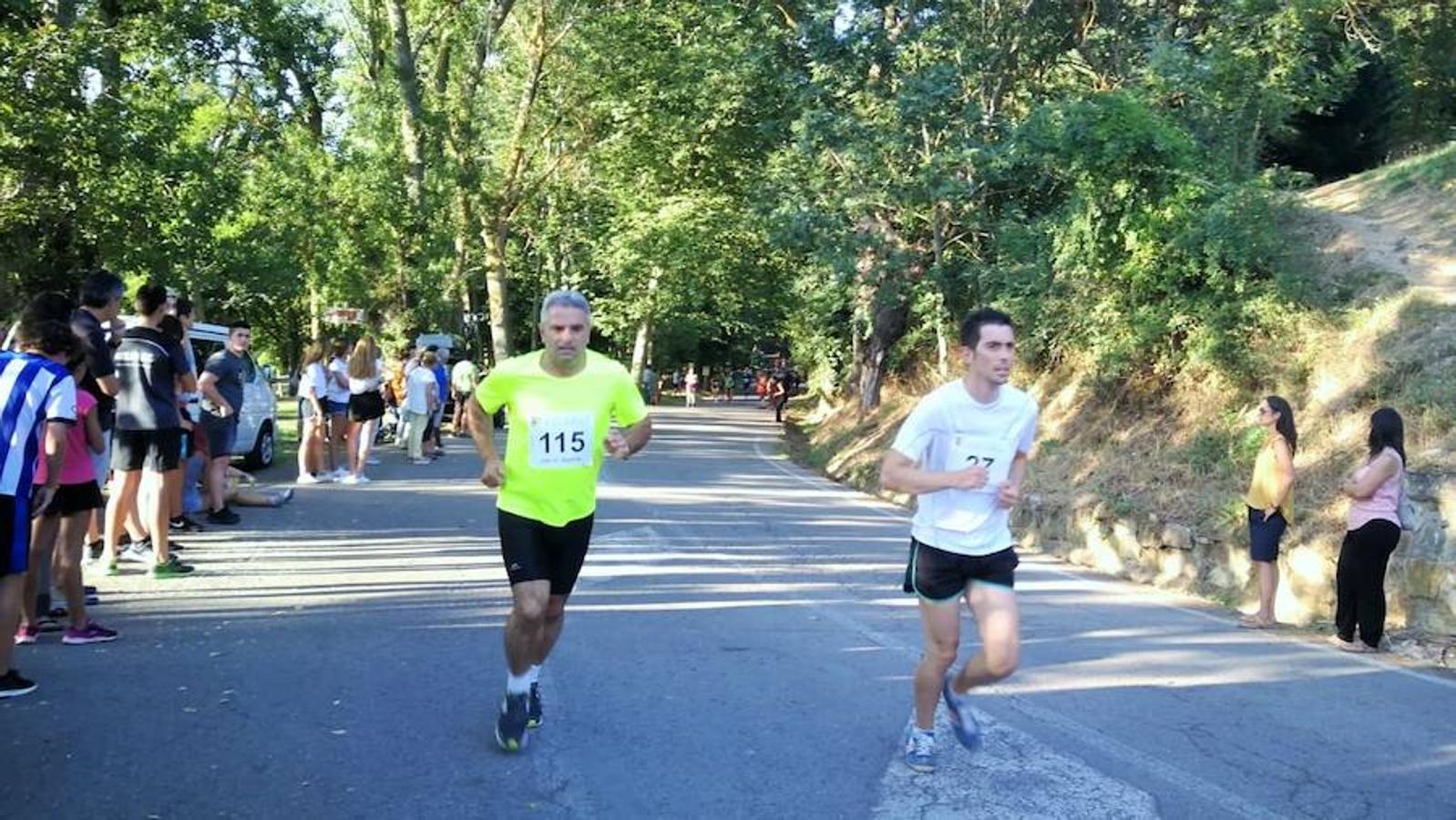 XVIII Carrera Puente a Puente 'Trofeo Violeta Villanueva' en la que se han impuesto Nacho Hernando y Susana Arrúa vuelven a ganar en Ezcaray.