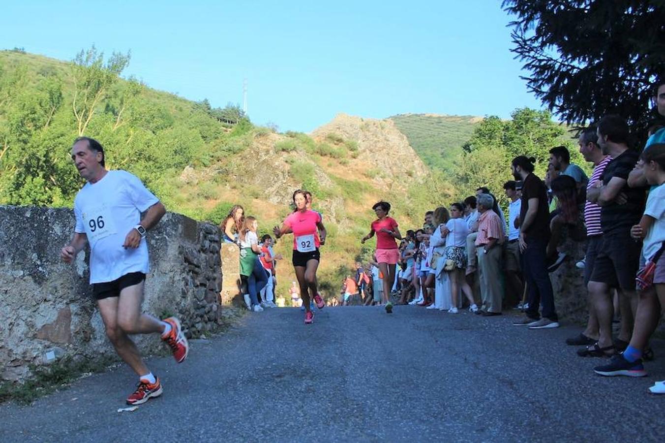 XVIII Carrera Puente a Puente 'Trofeo Violeta Villanueva' en la que se han impuesto Nacho Hernando y Susana Arrúa vuelven a ganar en Ezcaray.