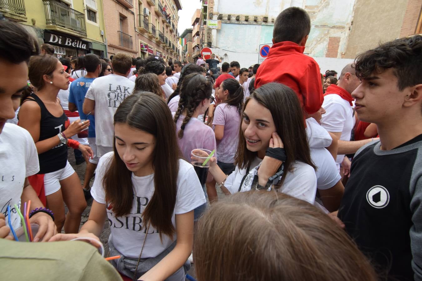 Ambient en las calles de la ciudad tras el disparo del cohete