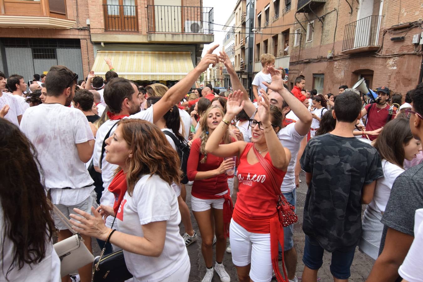 Ambient en las calles de la ciudad tras el disparo del cohete