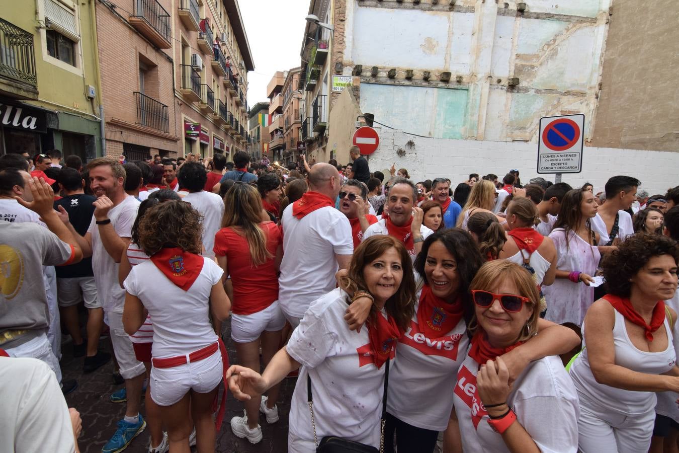 Ambient en las calles de la ciudad tras el disparo del cohete