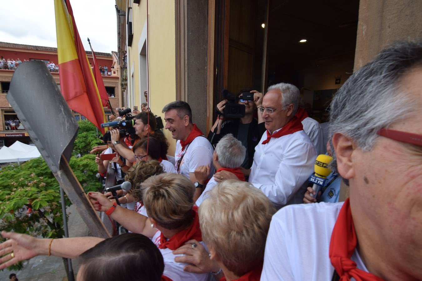 Las imágenes del interior de la Casa Consistorial alfareña en el inicio de sus fiestas