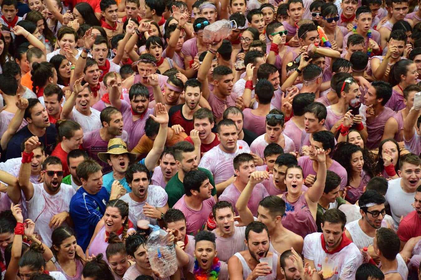 Así vivieron los más jóvenes el inicio de las fiestas alfareñas