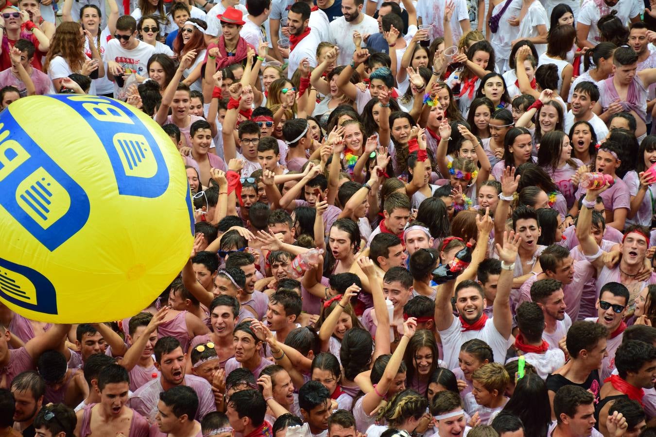 Así vivieron los más jóvenes el inicio de las fiestas alfareñas