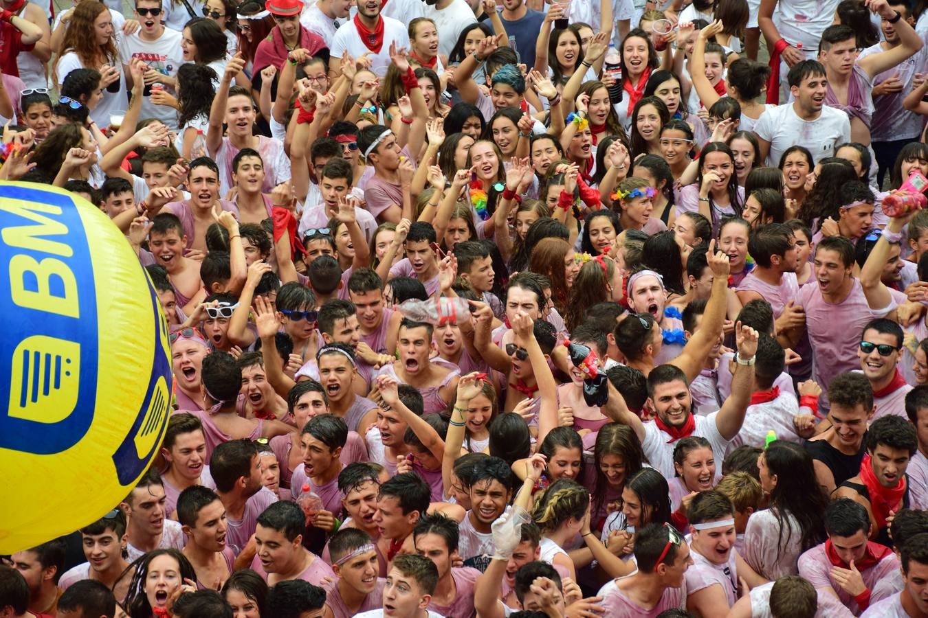 Así vivieron los más jóvenes el inicio de las fiestas alfareñas