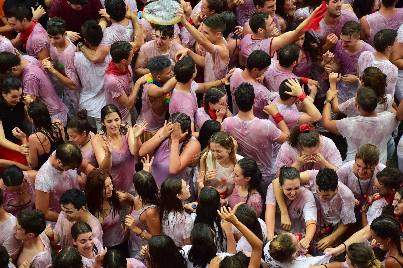 Así vivieron los más jóvenes el inicio de las fiestas alfareñas