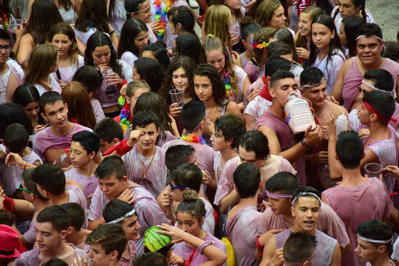 Así vivieron los más jóvenes el inicio de las fiestas alfareñas