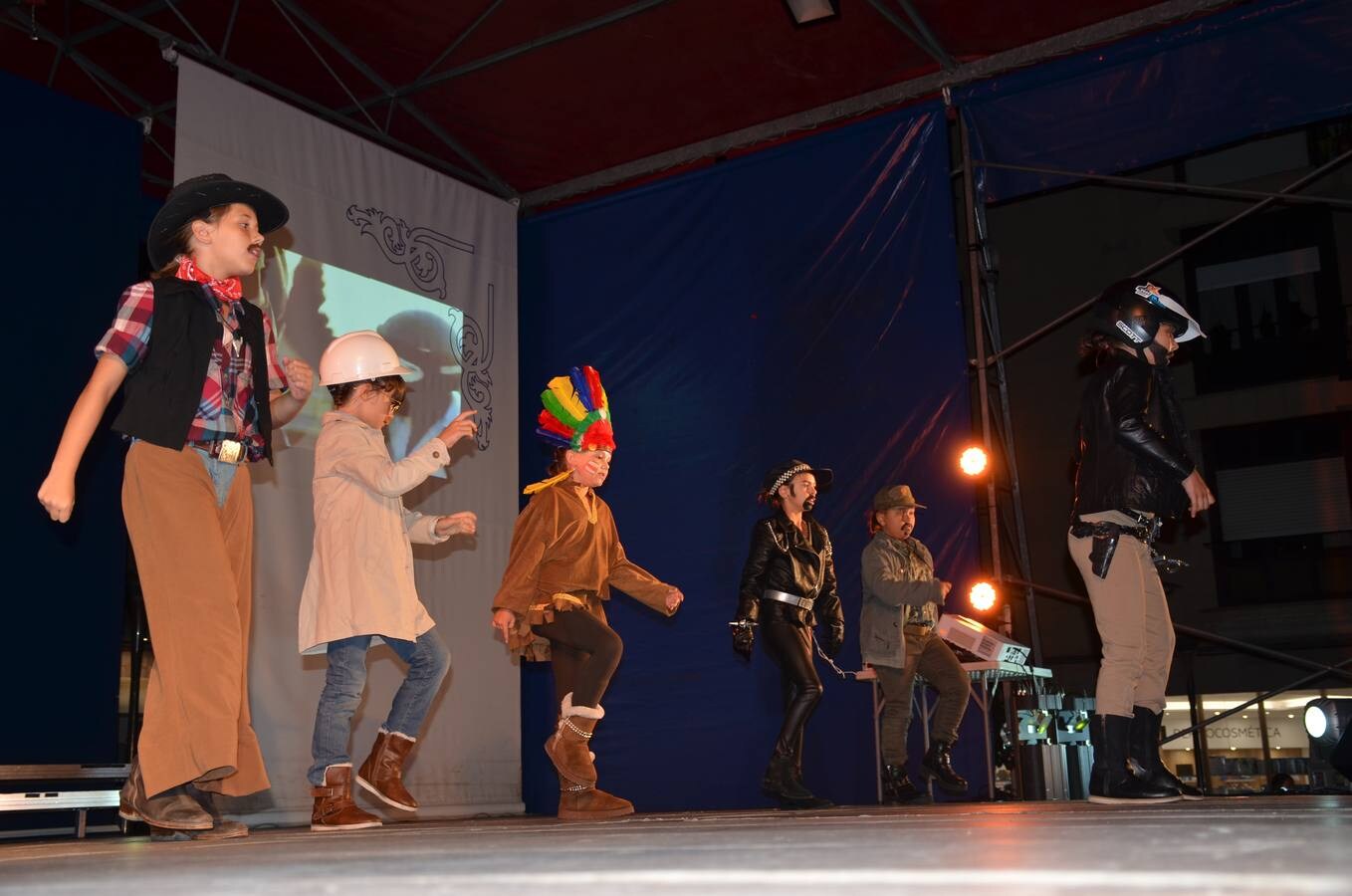 Concurso de Playback de la peña Riojana, celebrado anoche en la plaza del Raso de Calahorra