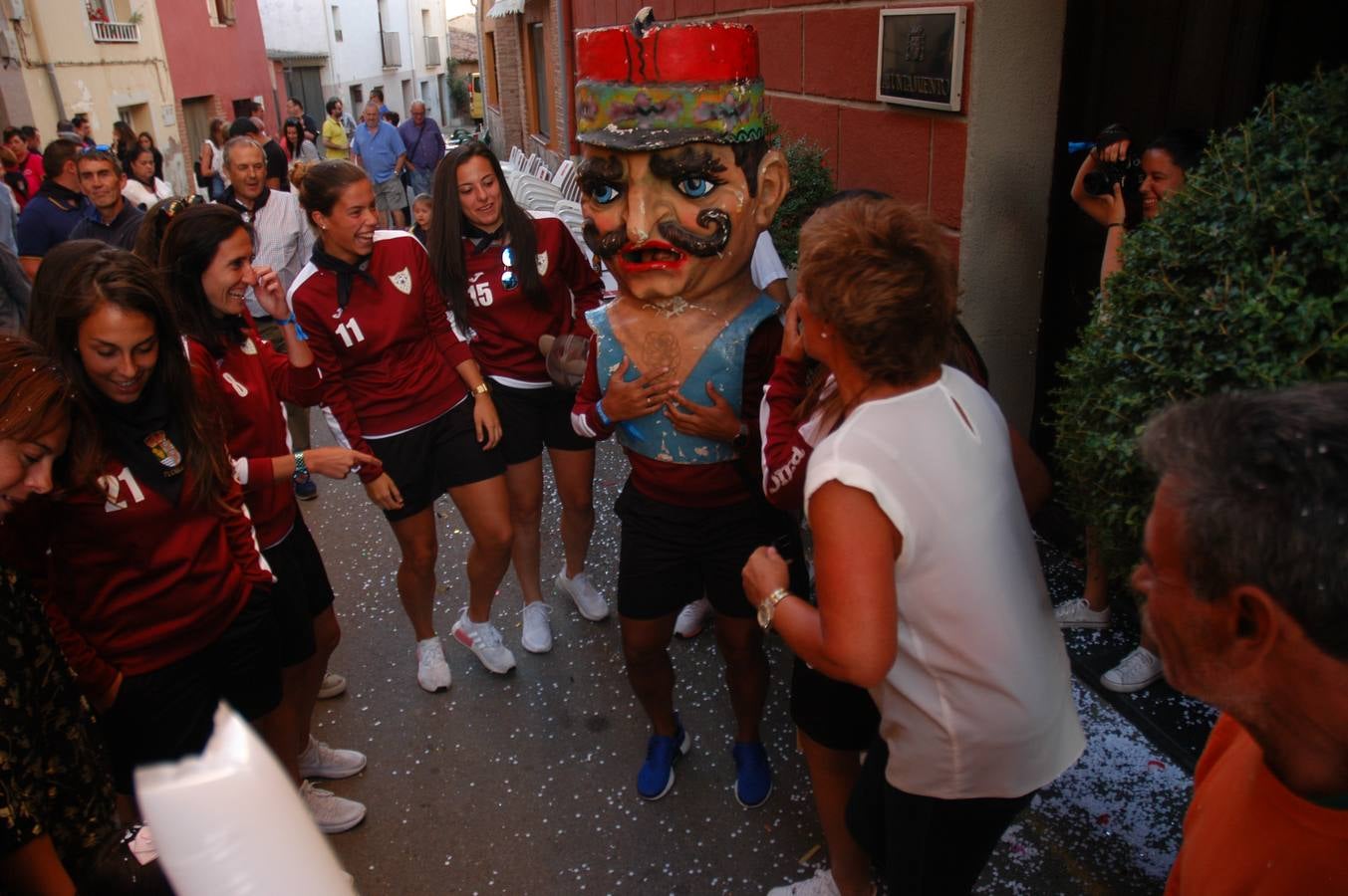 La localidad arranca sus fiestas con el equipo del EDF como protagonista