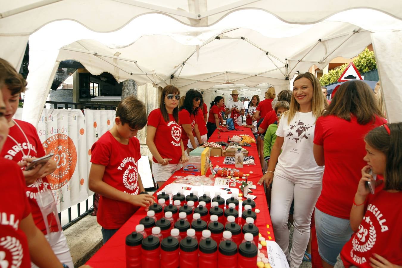 Las imágenes de la jornada solidaria en Torrecilla en Cameros