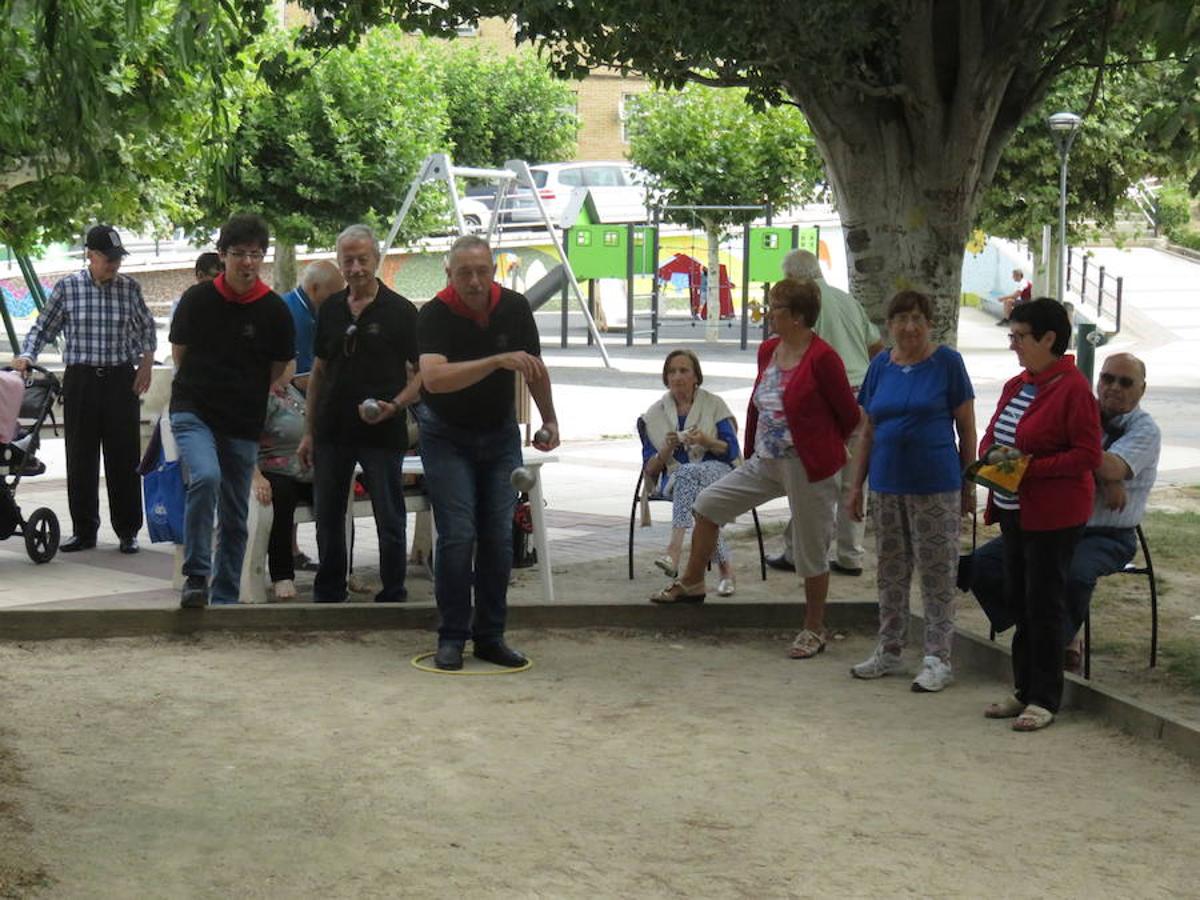 Un centenar de alfareñas participó en la comida y en los actos organizados para el día de la mujer de las fiestas