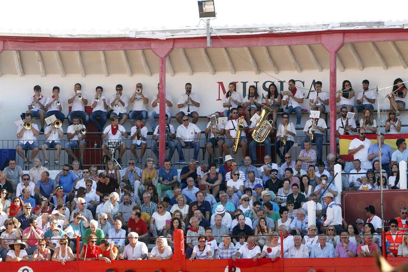 Fotos: Se esculpe a sí mismo cuando torea