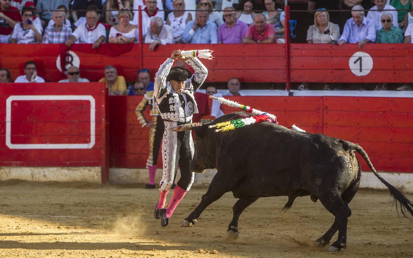 Fotos: Se esculpe a sí mismo cuando torea