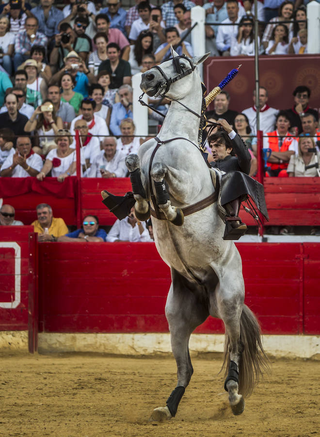 Fotos: Se esculpe a sí mismo cuando torea
