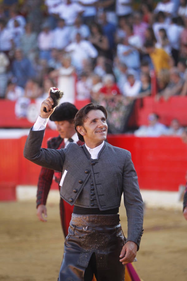 Fotos: Se esculpe a sí mismo cuando torea