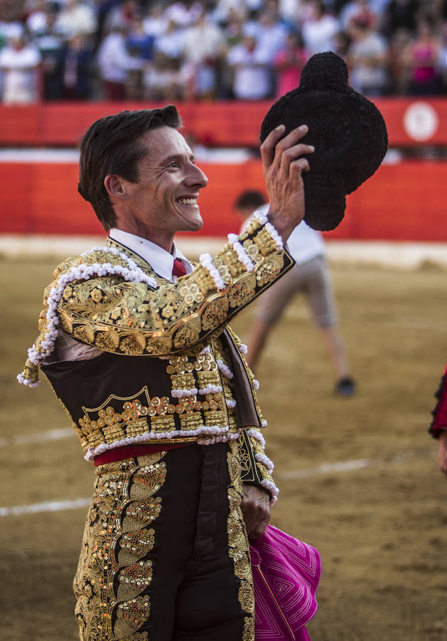 Fotos: Se esculpe a sí mismo cuando torea