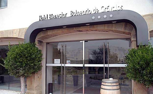 Atracan y secuestran de madrugada al recepcionista del balneario de Grávalos