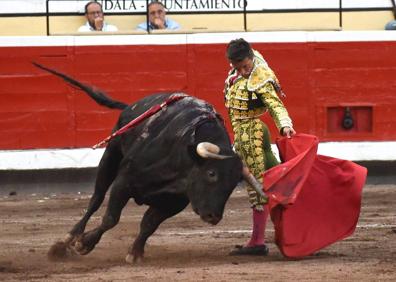 Imagen secundaria 1 - Puerta grande para Urdiales en las Corridas Generales de Bilbao