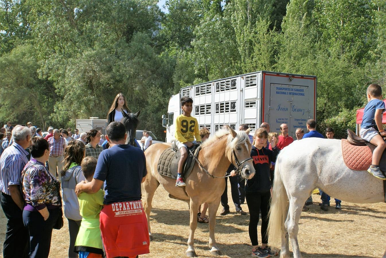 Fotos: Feria de ganado de las siete villas en Viniegra de Abajo