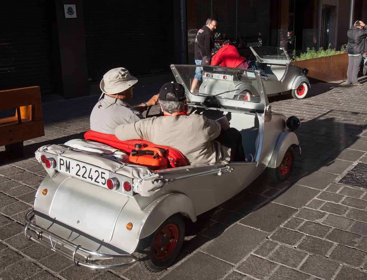 La concentración de microcoches inicia su periplo por La Rioja 