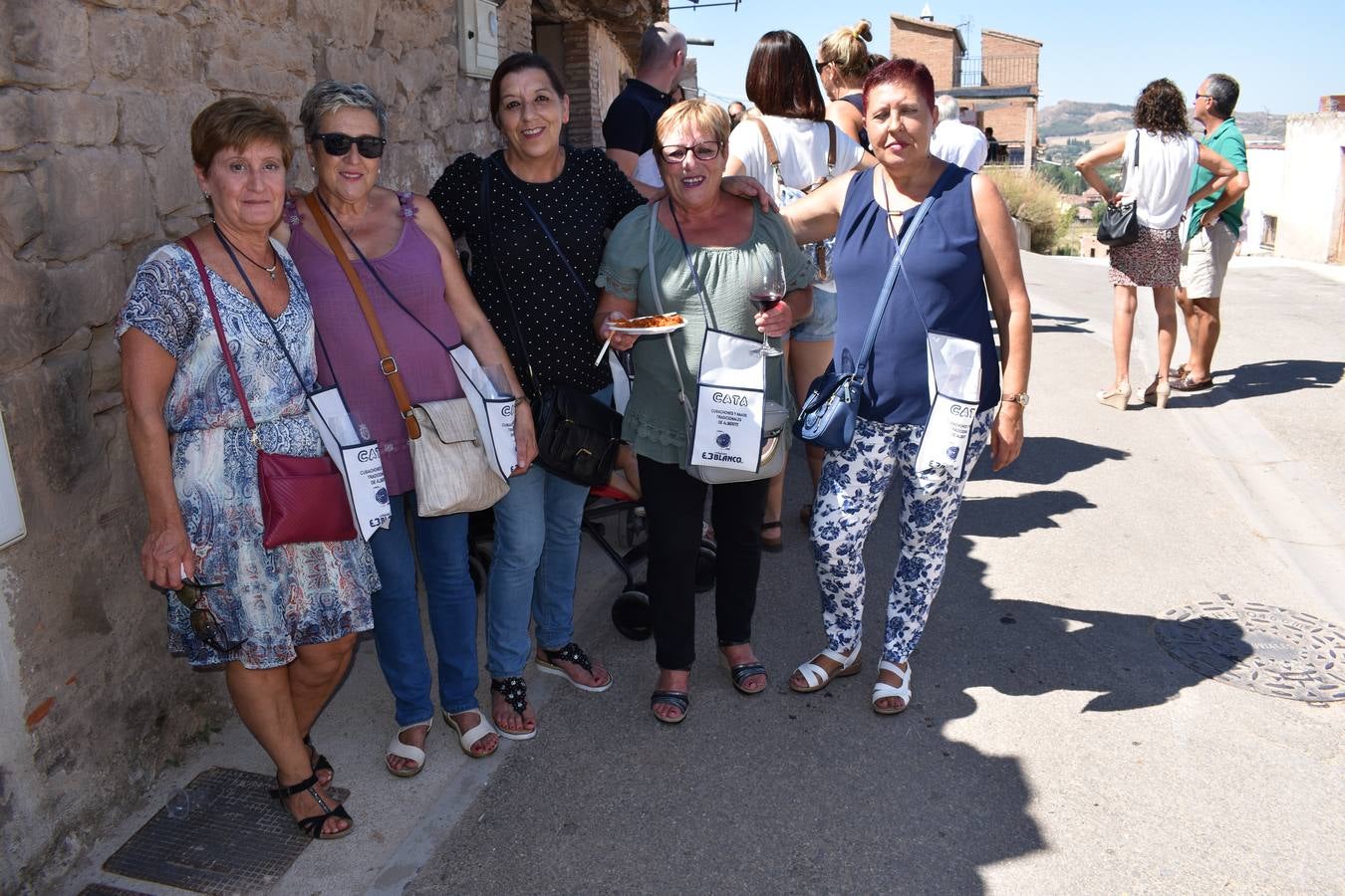 Fotos: VIII Jornada de Puertas Abiertas en el barrio de las bodegas de Alberite