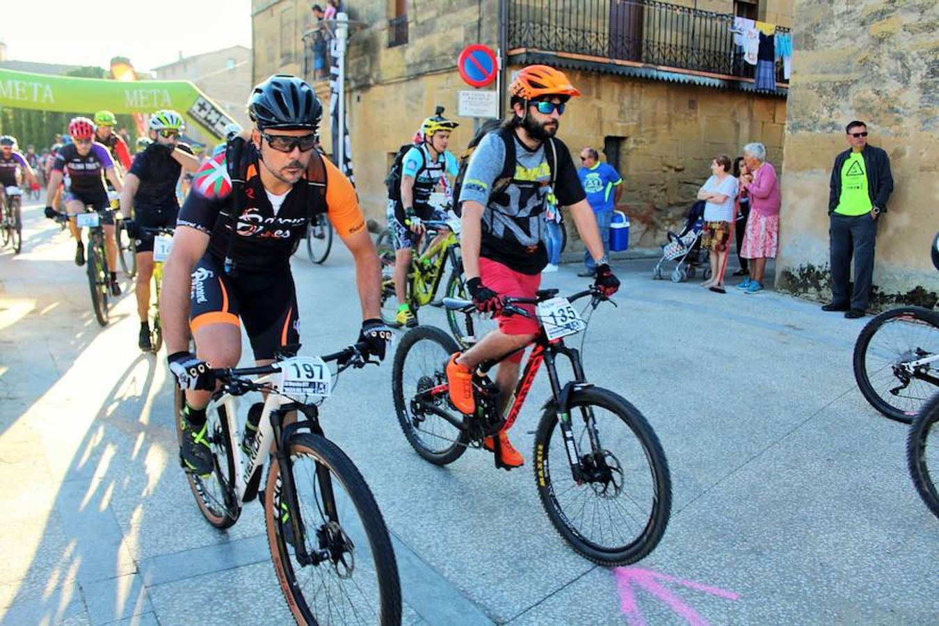 La IV marcha de bicicleta de montaña 'Hazla del Tirón' de Tirgo reunió a 400 corredores por un precioso recorrido en torno a los montes Oberenes.