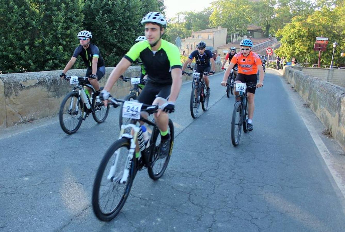 La IV marcha de bicicleta de montaña 'Hazla del Tirón' de Tirgo reunió a 400 corredores por un precioso recorrido en torno a los montes Oberenes.