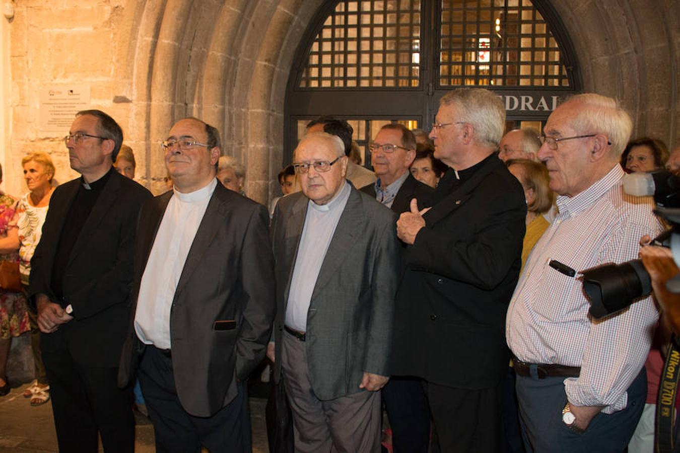 La exposición «Y el Verbo se hizo carne» sirve para «evangelizar, hacer una Iglesia en Salida y comenzar a celebrar el milenario del nacimiento de Santo Domingo de La Calzada», ha afirmado hoy el obispo de la Diócesis riojana, Carlos Escribano en la catedral calceatense.