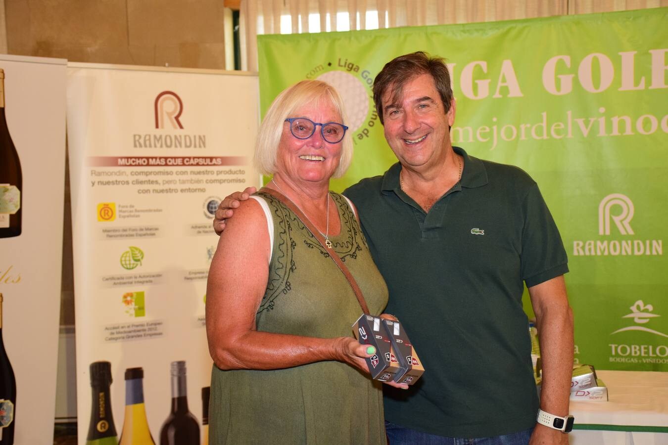 Entrega de premios a los ganadores del Torneo Viña Ijalba, de la Liga de Golf Vino de lomejordelvinoderioja.com.