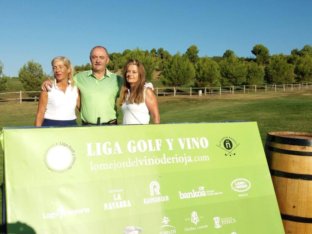 Fotos de salida de los jugadores participantes en el Torneo Viña Ijalba, de la Liga de Golf Vino de lomejordelvinoderioja.com